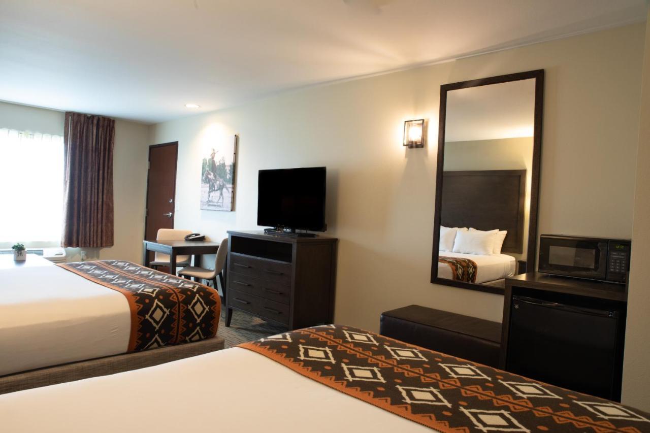 Oxford Suites Pendleton Bagian luar foto